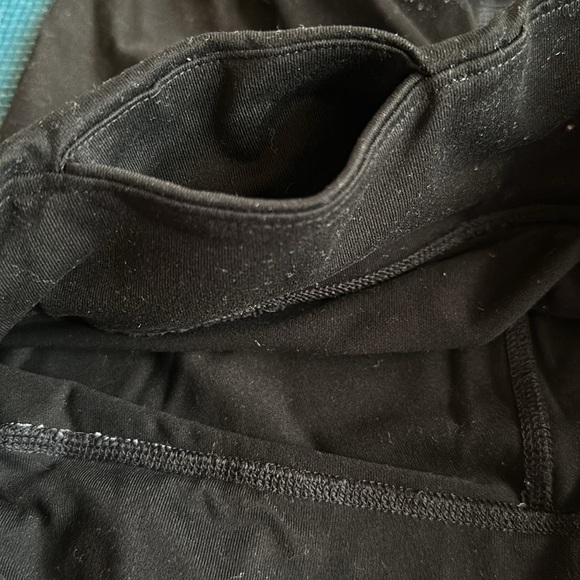 Victoria’s Secret Pink Ultimate Yoga Leggings Black Active Gray Logo Large FLAWS - Picture 13 of 13